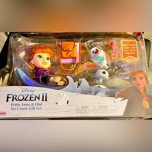 Disney Frozen II Petite Anna & Olaf Ice Canoe Gift Set - Multicolor